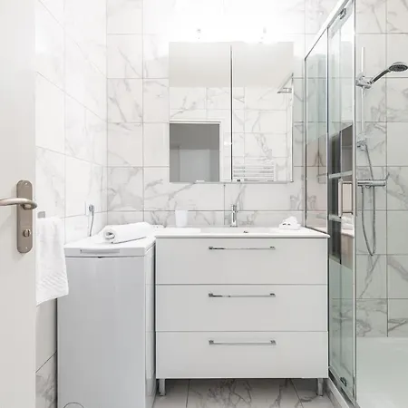 Апартаменты Contemporary In The Heart Of Juan Les Pins