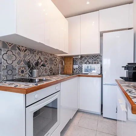 Апартаменты Contemporary In The Heart Of Juan Les Pins Антиб